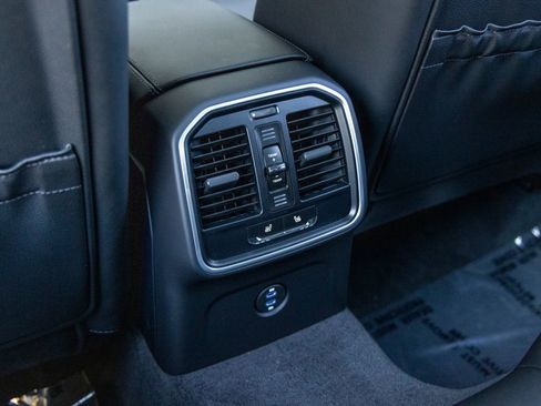 New 2026 Porsche Macan image 48