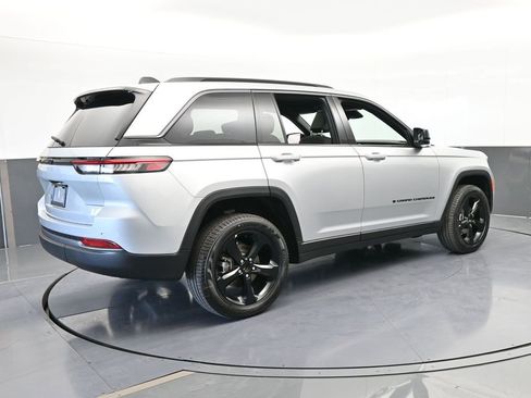 New 2026 Jeep Grand Cherokee Limited w/ Limited Altitude Package RWD image 6