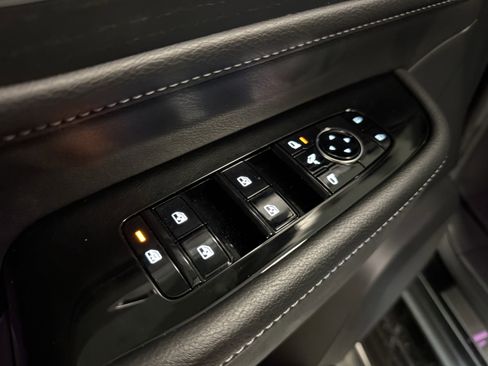 Used 2025 INFINITI QX80 Sensory AWD/4WD image 11
