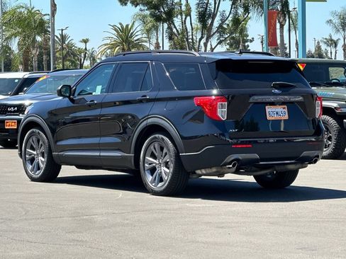 Used 2021 Ford Explorer XLT w/ Equipment Group 202A RWD image 5