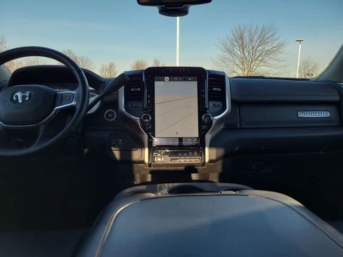 Used 2024 RAM 2500 Laramie image 18