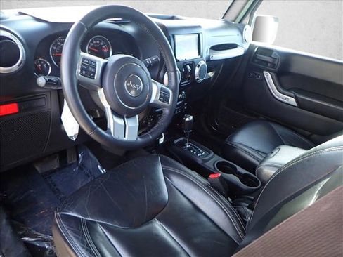 Used 2016 Jeep Wrangler Unlimited Rubicon image 10