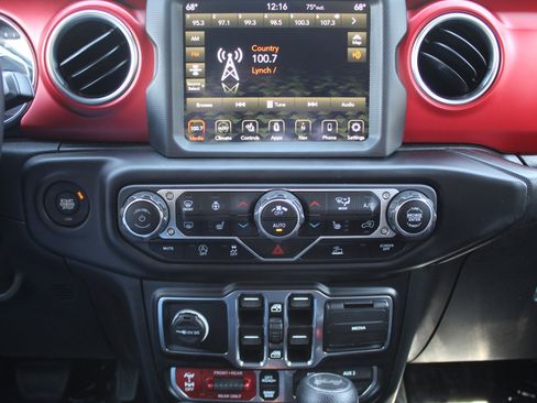 Used 2023 Jeep Wrangler Unlimited Rubicon w/ Cold Weather Group image 32