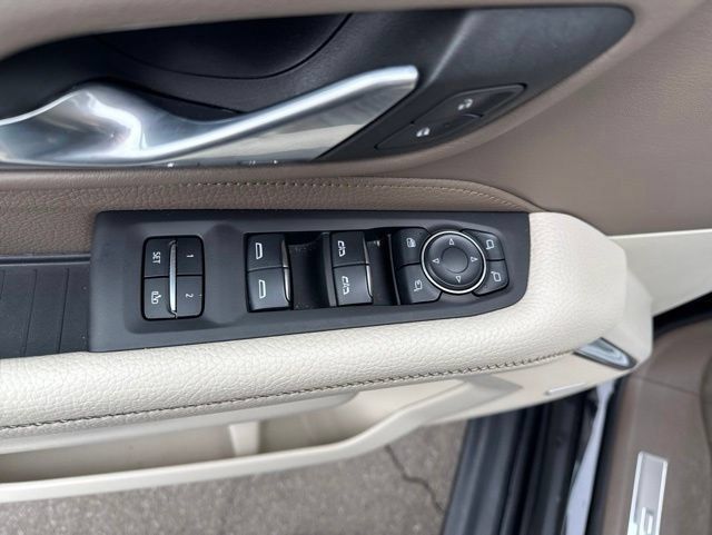 Used 2024 GMC Yukon Denali AWD/4WD image 7