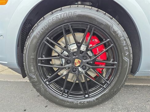 New 2026 Porsche Cayenne S image 24