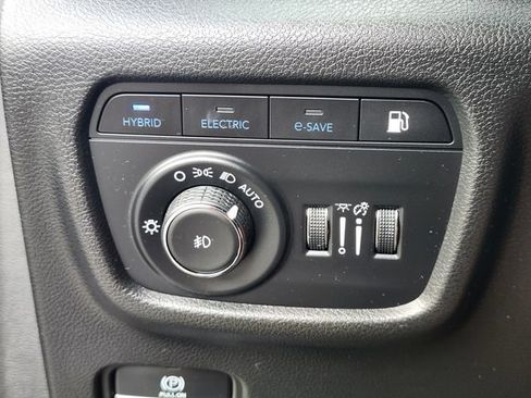 Used 2023 Jeep Grand Cherokee 4WD 4xe image 25