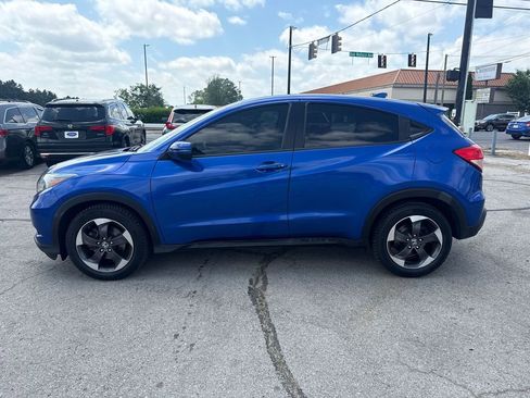 Used 2018 Honda HR-V EX image 2