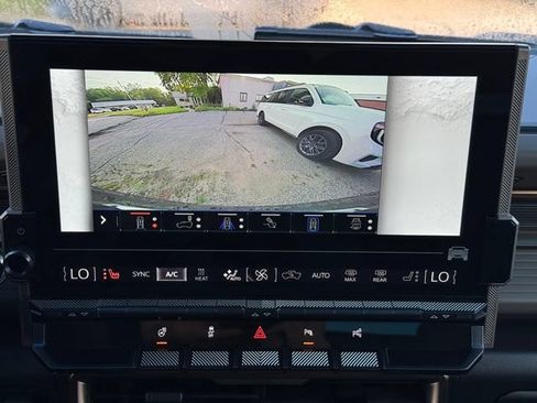 Used 2024 GMC Hummer EV 3X w/ LPO, Illumination Package AWD/4WD image 4