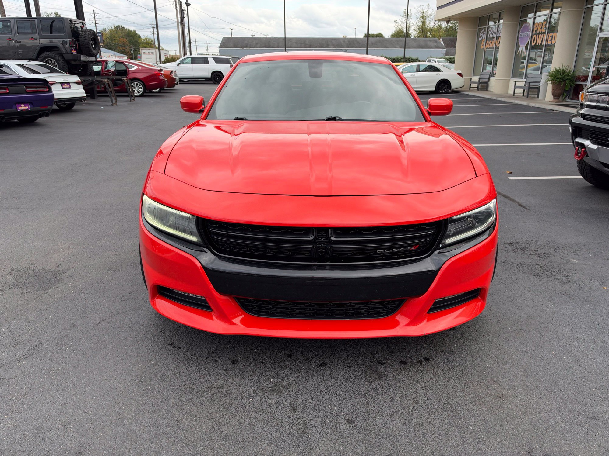 Used 2017 Dodge Charger SXT w/ AWD Plus Group image 2
