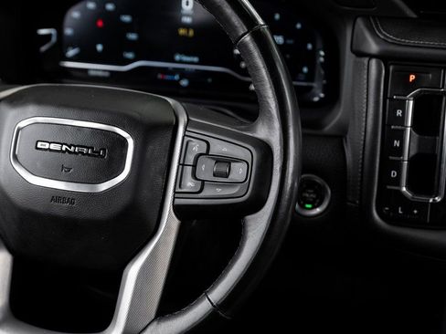 Used 2022 GMC Yukon XL Denali image 24