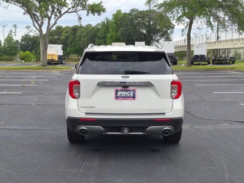 Used 2022 Ford Explorer Limited w/ Equipment Group 301A RWD image 7