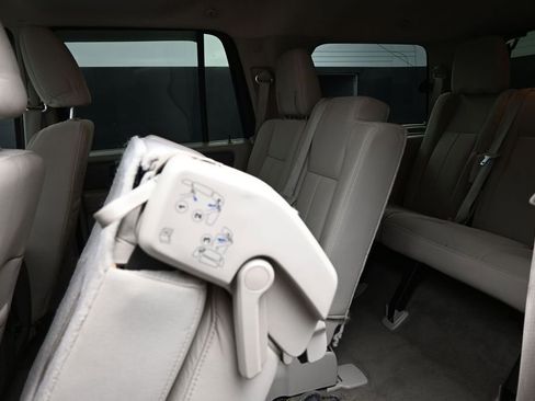 Used 2014 Ford Expedition XLT AWD/4WD image 27