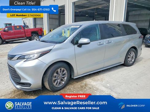 Used 2022 Toyota Sienna LE AWD/4WD image 1