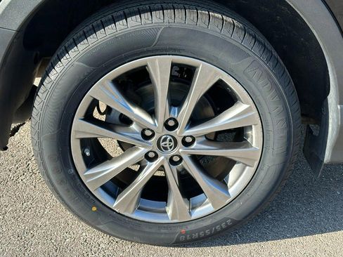 Used 2017 Toyota RAV4 Limited image 6