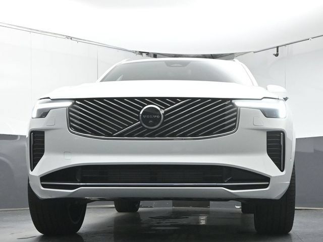 Used 2026 Volvo XC90 T8 Plus w/ Protection Package Premier AWD/4WD image 36