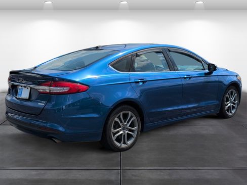 Used 2017 Ford Fusion SE w/ Equipment Group 201A FWD image 5