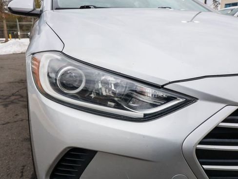 Used 2017 Hyundai Elantra SE image 14