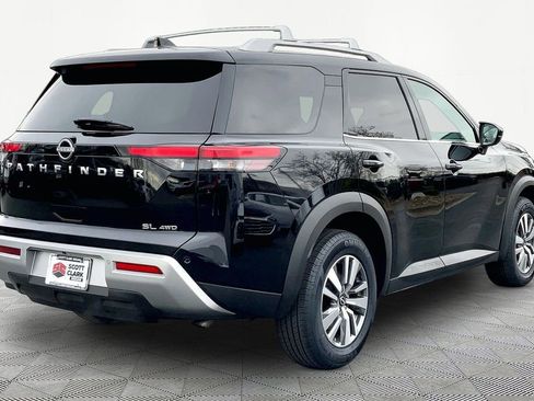Used 2023 Nissan Pathfinder SL image 5