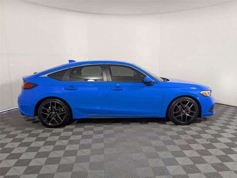 Used 2024 Honda Civic Sport Touring image 4