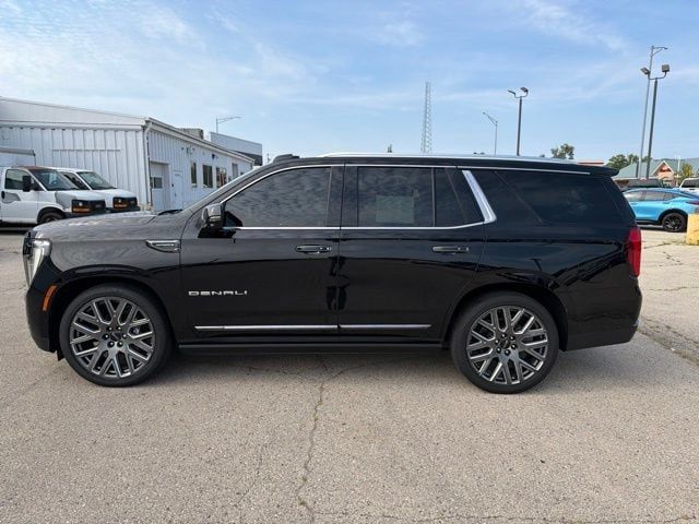 Used 2025 GMC Yukon Denali Ultimate AWD/4WD image 2