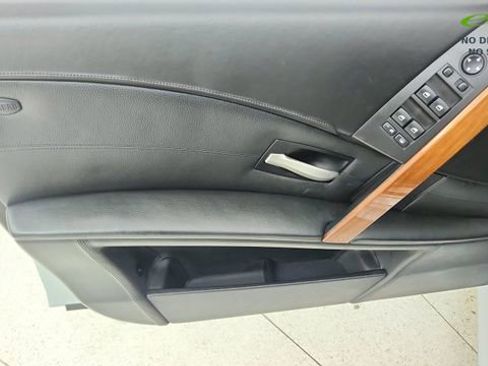 Used 2006 BMW M5 image 35
