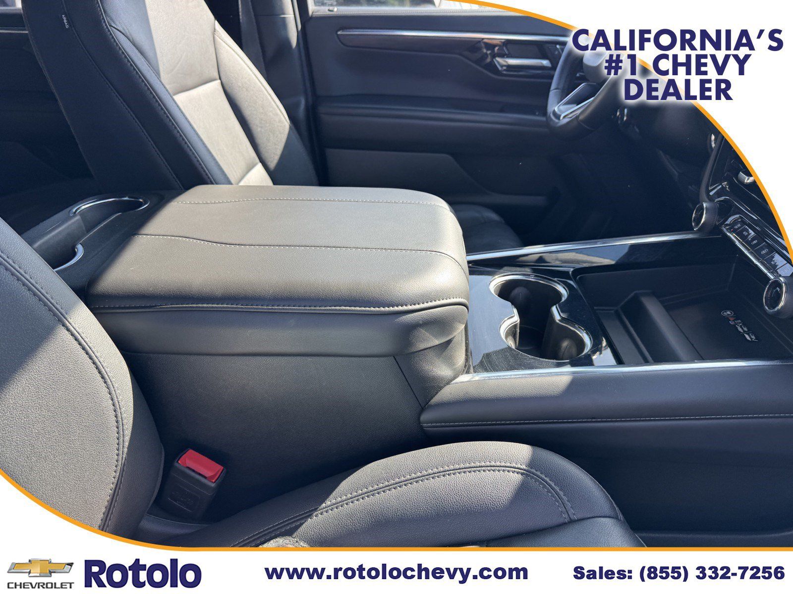 Used 2025 Chevrolet Suburban LT AWD/4WD image 8