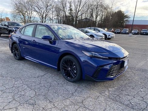 New 2026 Toyota Camry SE image 1