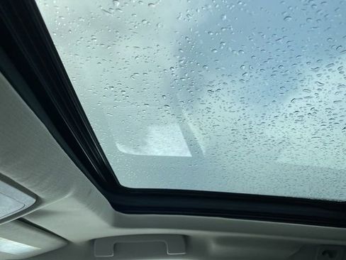 Used 2012 Cadillac SRX Luxury image 25