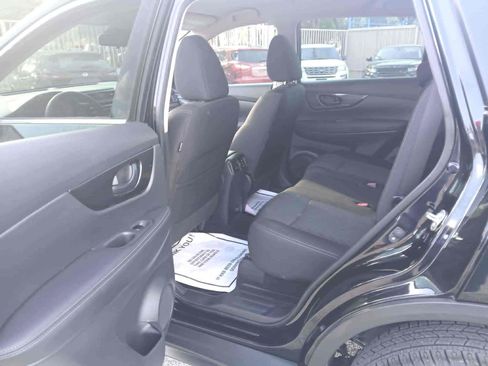 Used 2020 Nissan Rogue S image 11