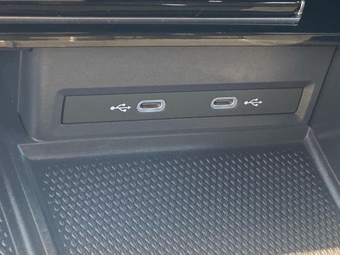 Certified 2024 Volkswagen Atlas Cross Sport SE AWD/4WD image 16
