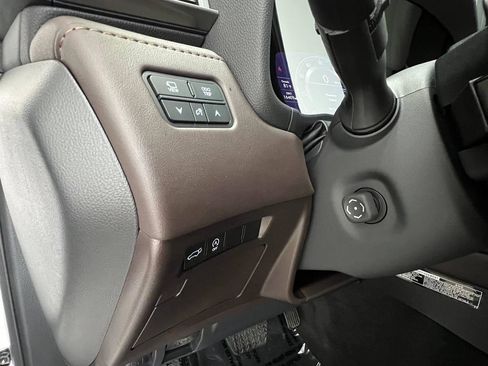 Used 2022 Lexus LX 600 4WD w/ Appearance Package image 29