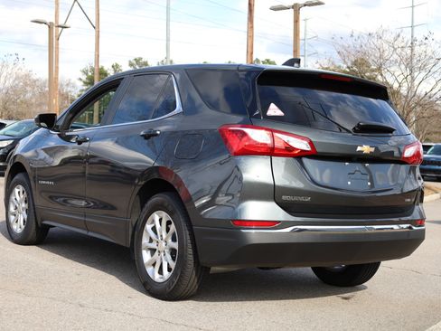 Used 2021 Chevrolet Equinox LT image 3