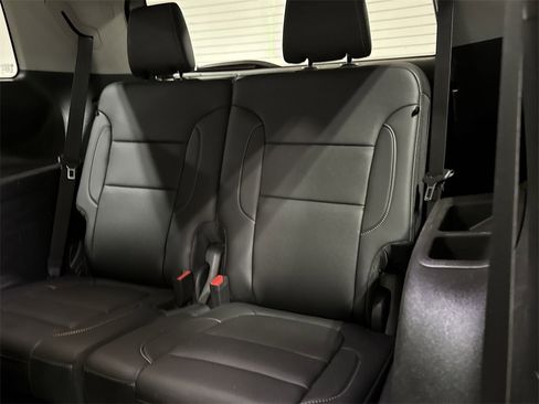 Used 2023 GMC Acadia SLT image 30