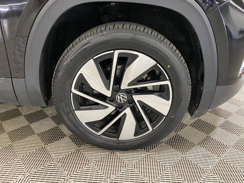 Used 2024 Volkswagen Atlas SE image 16