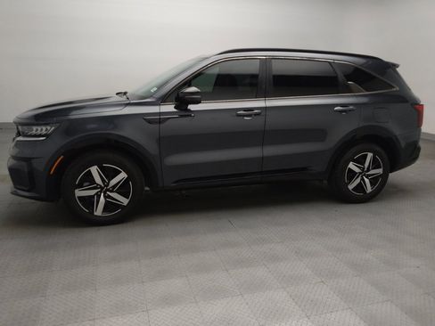 Used 2023 Kia Sorento S FWD image 2