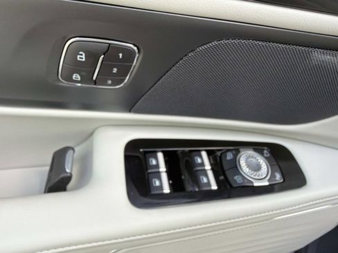 New 2026 Lincoln Nautilus Premier image 10