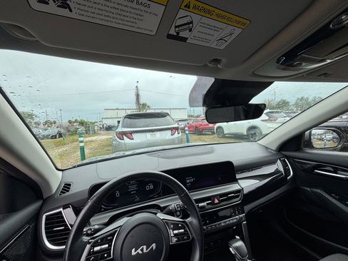 Used 2025 Kia Seltos S image 36