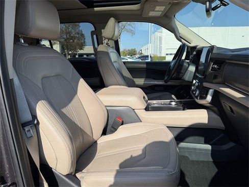 Used 2024 Ford Expedition Max Limited image 32