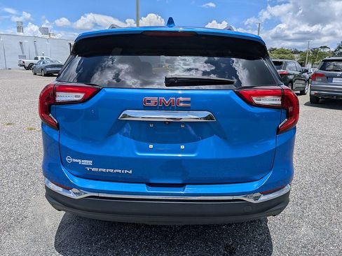 Used 2024 GMC Terrain SLT FWD image 4