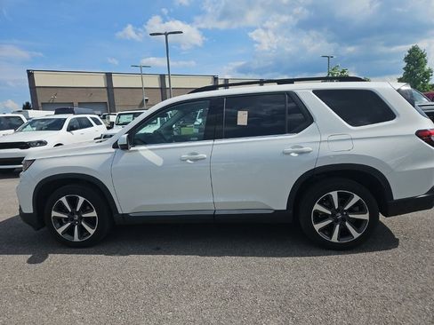 Used 2024 Honda Pilot Elite image 4