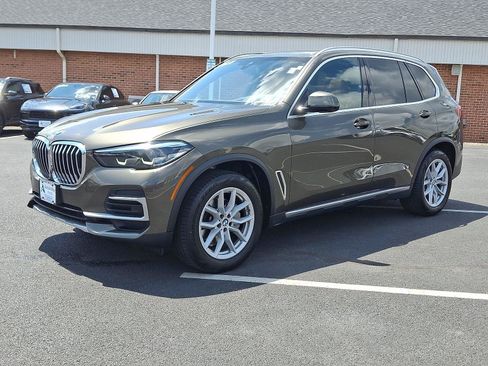 Used 2023 BMW X5 xDrive40i w/ Premium Package AWD/4WD image 3