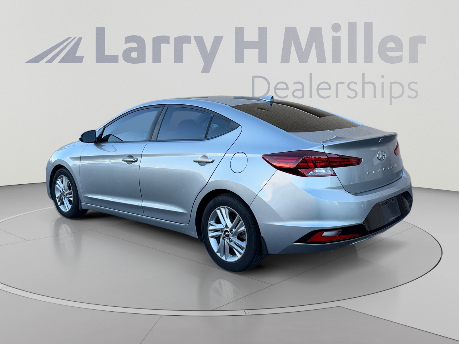 Used 2020 Hyundai Elantra SEL w/ Cargo Package (C1) FWD image 3