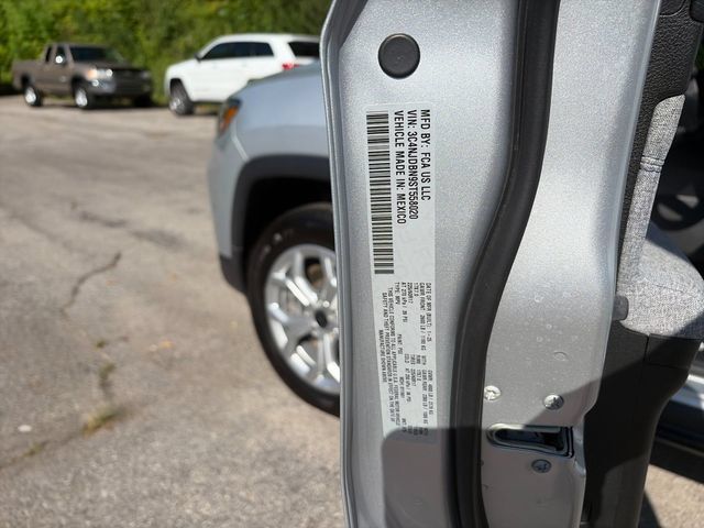 Used 2025 Jeep Compass Latitude AWD/4WD image 34