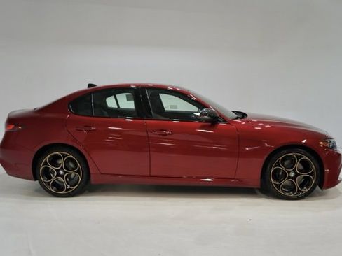 New 2025 Alfa Romeo Giulia Intensa w/ Driving Assist Package image 8