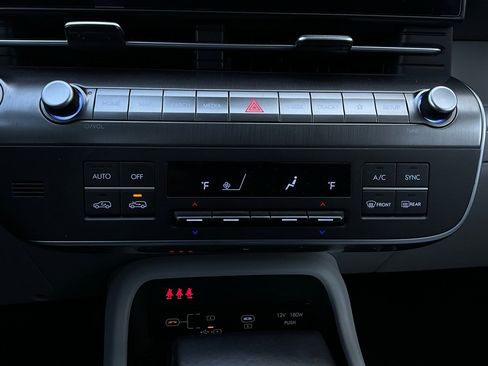 Used 2025 Hyundai Kona SEL image 28