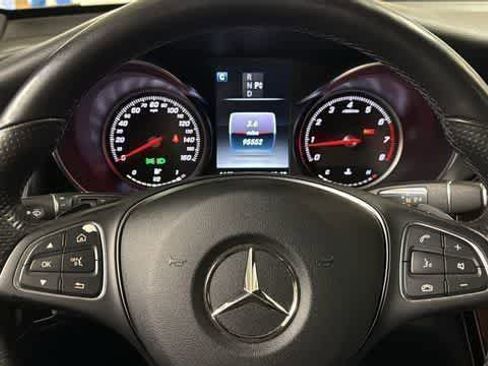 Used 2018 Mercedes-Benz GLC 300 4MATIC image 17