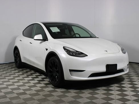 Used 2021 Tesla Model Y Long Range image 24