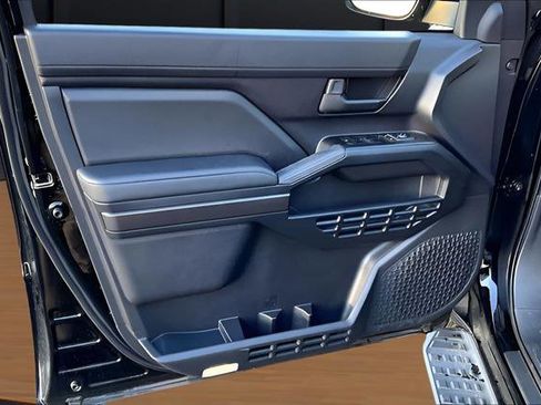 Used 2025 Toyota 4Runner SR5 image 9