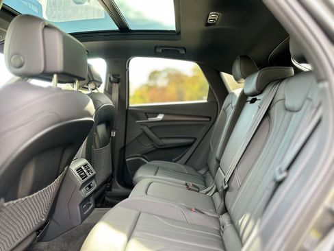 Certified 2025 Audi Q5 2.0T Premium Plus image 23