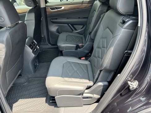 Used 2025 Volkswagen Atlas SE image 20